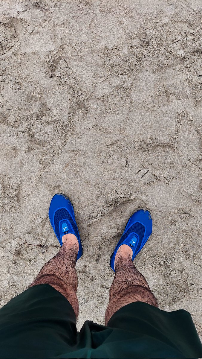 662STER's tweet photo. New #WaterShoes for all my
#BeachWorkout activities.

#SandWorkout
#Workout
#Nautica
#Beach https://t.co/0Ss4k7WAC2