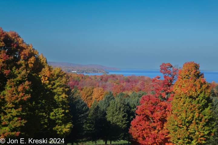 Jon_Kreski's tweet photo. Spectacular colors seen from atop Pinecroft Golf Course yesterday.  While Pinecroft is closed our sister course Champion Hill Golf Course is certainly still open weather permitting! https://t.co/pyowok8pMH