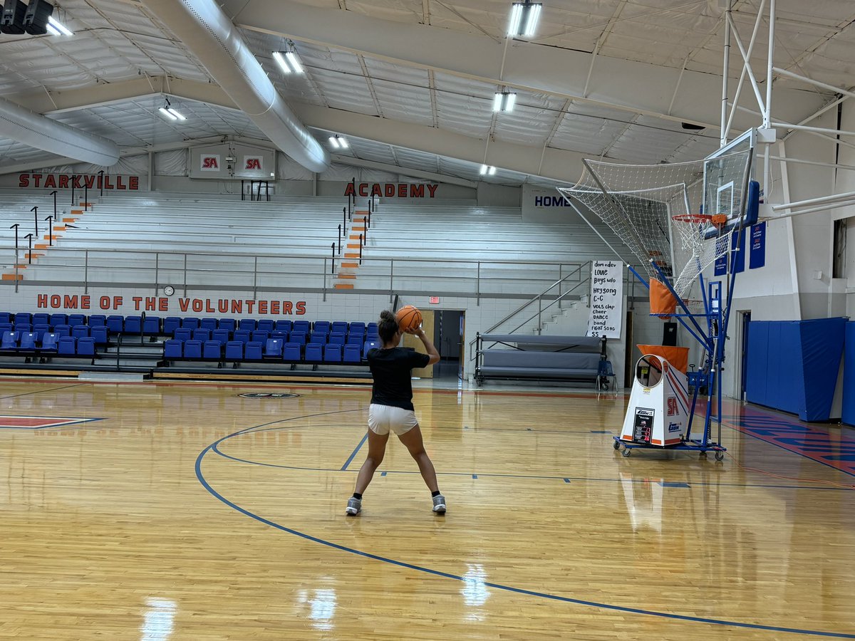RayleeJones2027's tweet image. Junction Jam Friday night with @HailStateWBK, @aaotr100 Camp Saturday, and then right back in the lab putting in work today !! #WatchMeWork #SophomoreYear