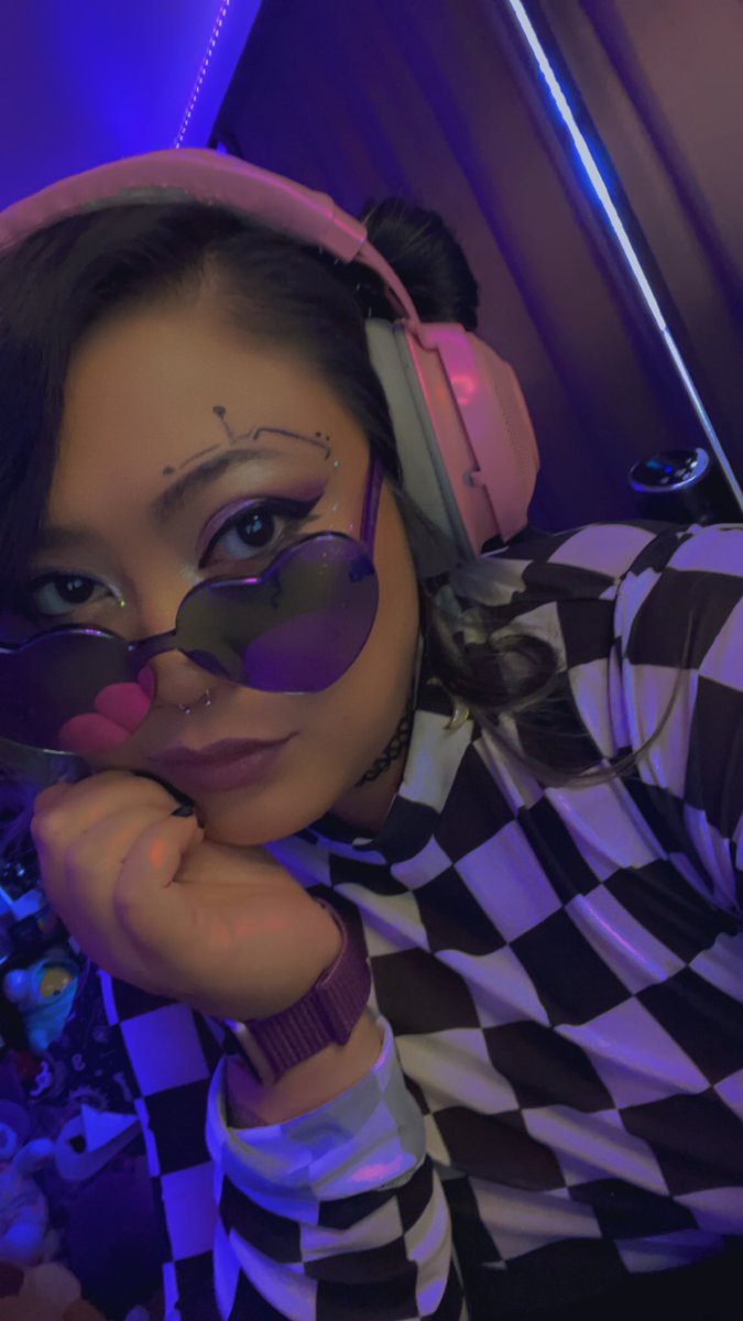 We’re roll playing in SPACE. Starfinder adventure starts now on Twitch.tv/dndgens