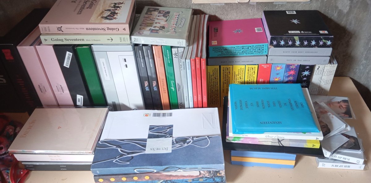 Wbshop25Wbshop's tweet photo. Hi, good morning, i have a friend of mine na nag offer ng help since she stop selling na ng mga kpop merch. Baka want niyo ng enhypen &amp; svt albums as a replacement. Walang wala pa kasi ako ngayon. If you're a Carat or Engene, I genuinely ask for help po. ++ https://t.co/yQvLYajDB2