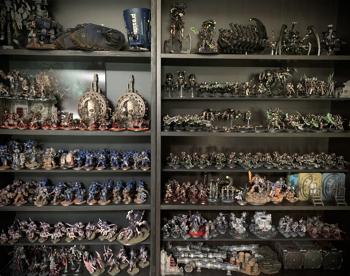 itidea01's tweet image. 1年半ウォーハンマーをペイントし続けたらこうなりました #ウォーハンマー