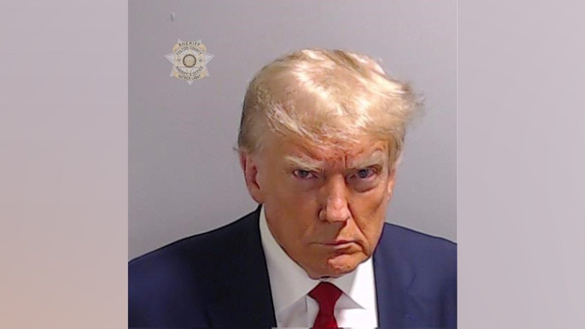 PerryALPHA's tweet photo. Mugshot
Gunshot
Moonshot
Fries hot https://t.co/y20TJM8q5P