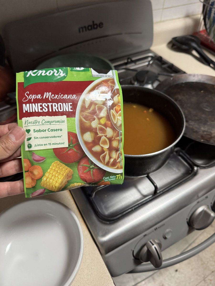 Pablo_Cam1's tweet photo. @KnorrMexico  y tu control de calidad !! 😂 me causó mucha gracia, compré una de tus sopas y tiene el sabor que tanto me gusta y verduras. 😂 lo que no trae es sopa… jajaja https://t.co/JVDIA9O0zG
