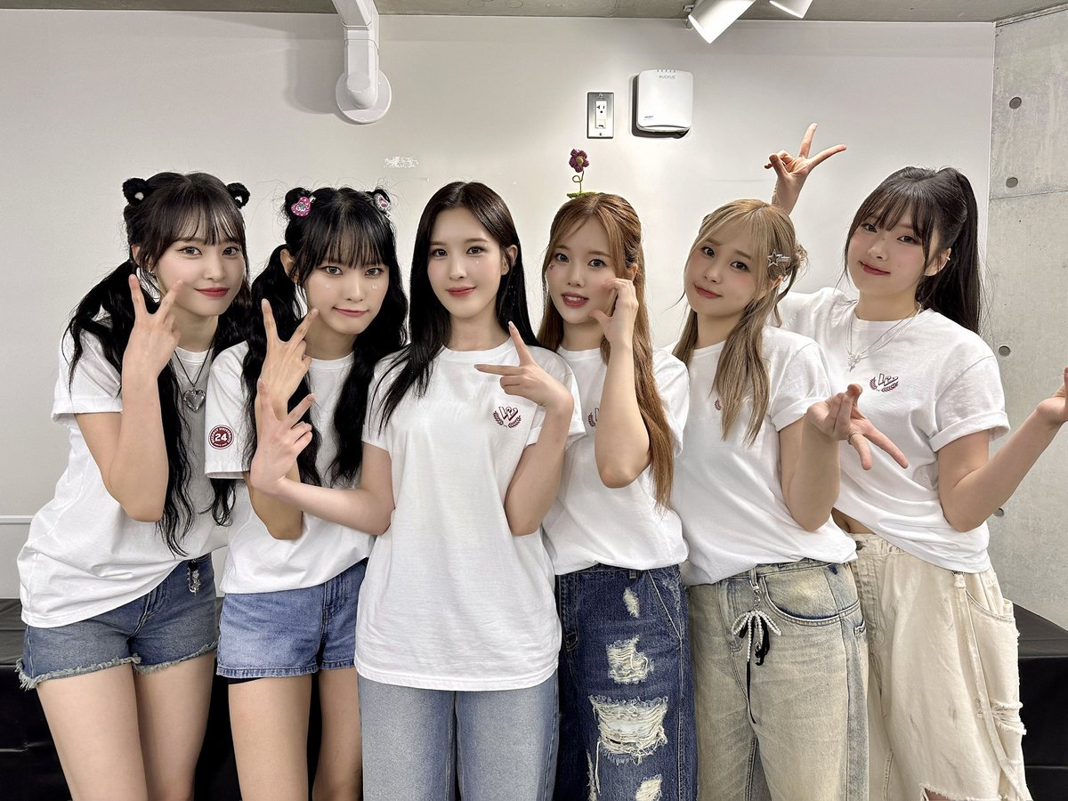 위클리, 데뷔 첫 日 팬 콘서트 '유니버시티 페스티벌' 성료... 가을 축제 완성
- '애프터 스쿨'-'트웬티스'→현지곡 특별 커버 무대까지... 성장형 세트리스트
- 위클리, "잊을 수 없는 하루 만들어줘 감사... 더 열심히 할 것" 소감 전해

[제공 : IST엔터테인먼트]

#위클리 #Weeekly