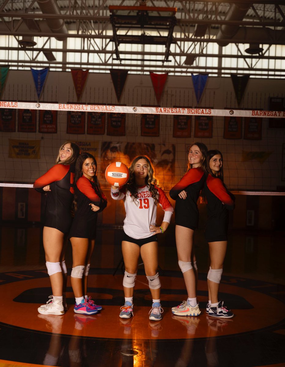 Junior Season🧡🖤
<a href="/coach_dancisin/">Coach D</a> <a href="/MissColonnello/">Miss Colonnello</a>