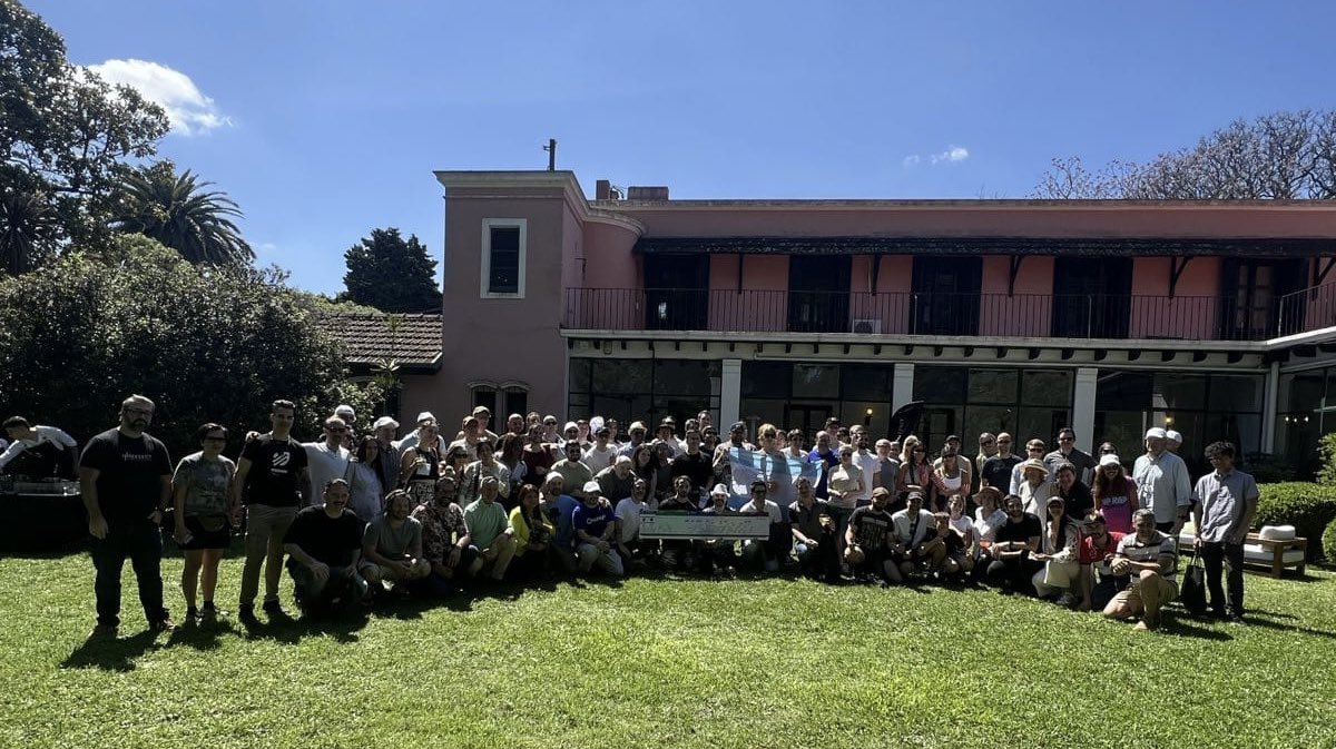 How nice to celebrate with the Cardano community all together. 🇦🇷

The time has come to make a huge impact and it is now or never. 

Fantastic <a href="/InputOutputHK/">Input Output</a> <a href="/LucasMacchia2/">Lucas Macchiavelli</a> <a href="/MauroAndreoliA/">Mauro Andreoli || Cardano Ambassador</a> organization, congrats!