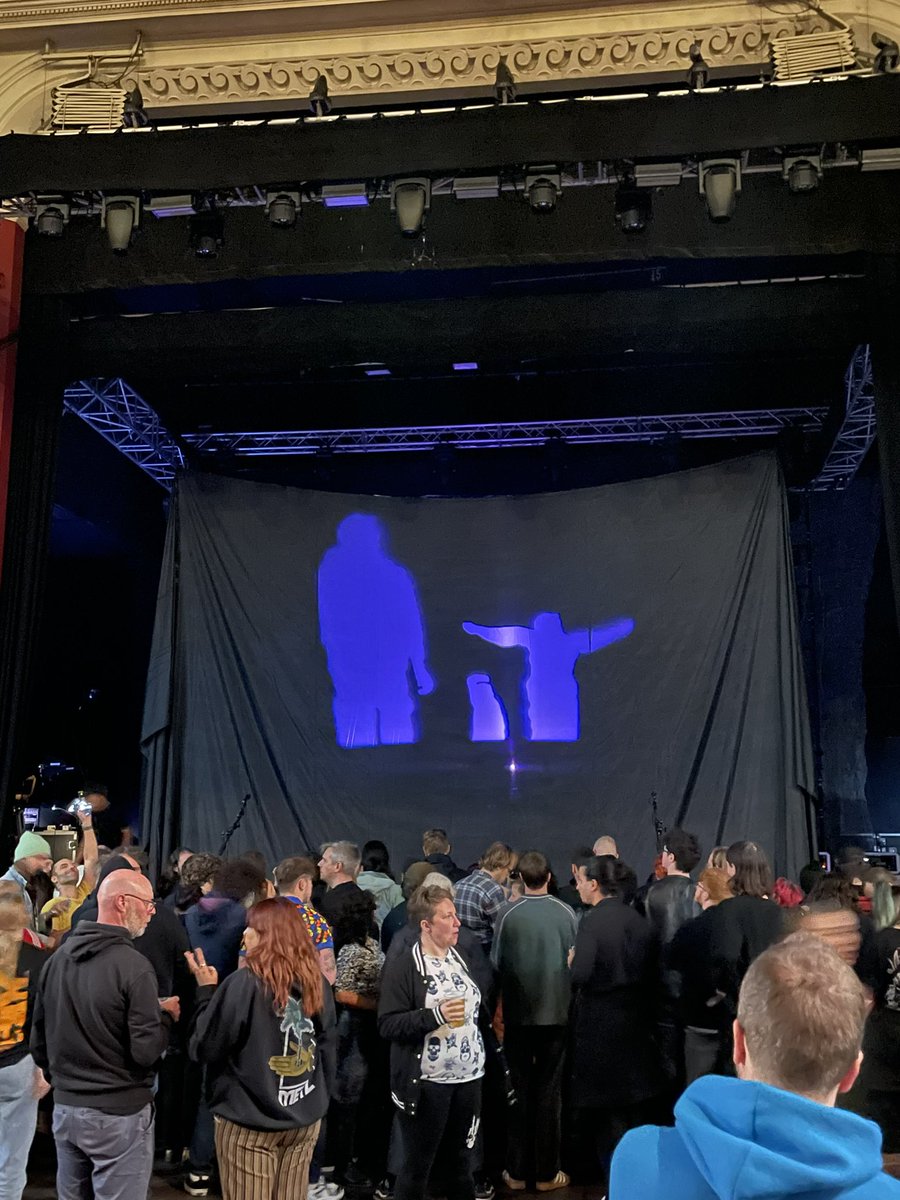 Rarham's tweet image. Seeing ‘Blackened Sky’ played in full was special. Took us right back to the 2000s. Thanks @BiffyClyro