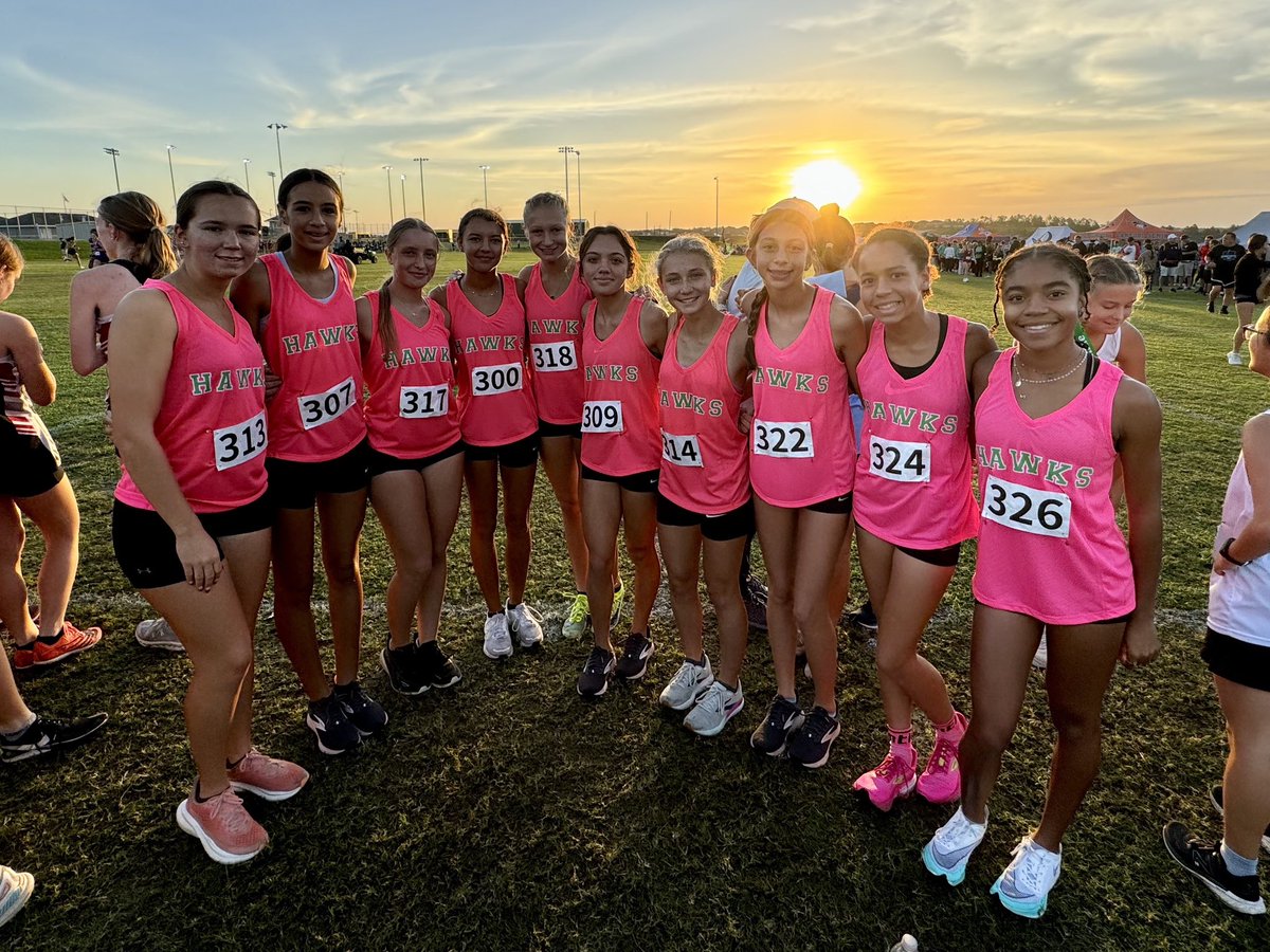 Minneola_Track's tweet image. Yesterday we hosted our 2024 Hawks' Last Chance Open. The ladies won on their side. Led by @AshlynLeViner (318)with a PR of 18:42.09 and Jasmine Williams (326) ran a 19:38.84. All of them did great! Great finish to the regular season for them!
Coaches keep 👀 on them
🙏🏽💪🏽💚💛