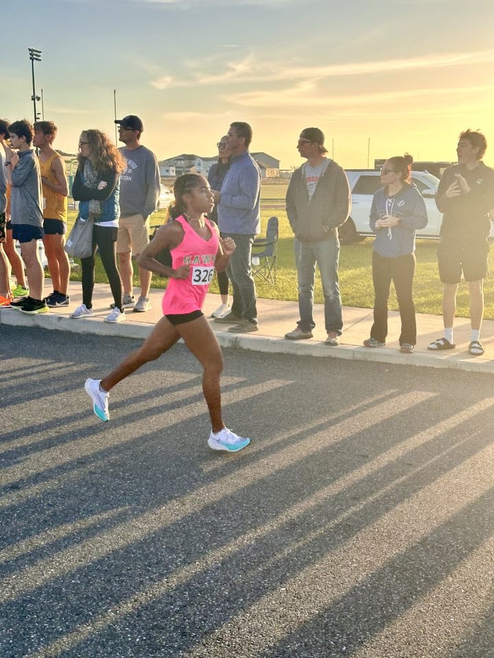 Minneola_Track's tweet image. Yesterday we hosted our 2024 Hawks' Last Chance Open. The ladies won on their side. Led by @AshlynLeViner (318)with a PR of 18:42.09 and Jasmine Williams (326) ran a 19:38.84. All of them did great! Great finish to the regular season for them!
Coaches keep 👀 on them
🙏🏽💪🏽💚💛