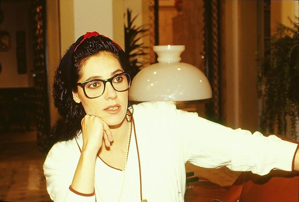 filomenaferret0's tweet photo. • Magali Santana - #Araponga (1990)
Jornalista atuante, prática e combativa. Magali é casada com o astrônomo Érico Saldanha (Paulo José). Chegam à conclusão de que um filho poderia melhorar o casamento, com o marido estéril, resolvem fazer inseminação artificial. https://t.co/REujFqg2SH