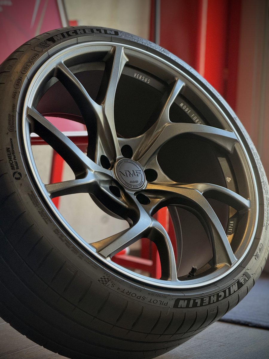 senshaoendan's tweet image. 10/21
#RAYS #VMF
✔︎ホイールセラミックコーティング

洗車応援団1周年プレゼント企画🎁
セラミックコーティングに当選された
お客様に施工いたしました！

マットに近いお色のカッコいい
ホイールでした！
脱脂と清掃を行い施工しております
触り心地、色味も仕上がりました✨…