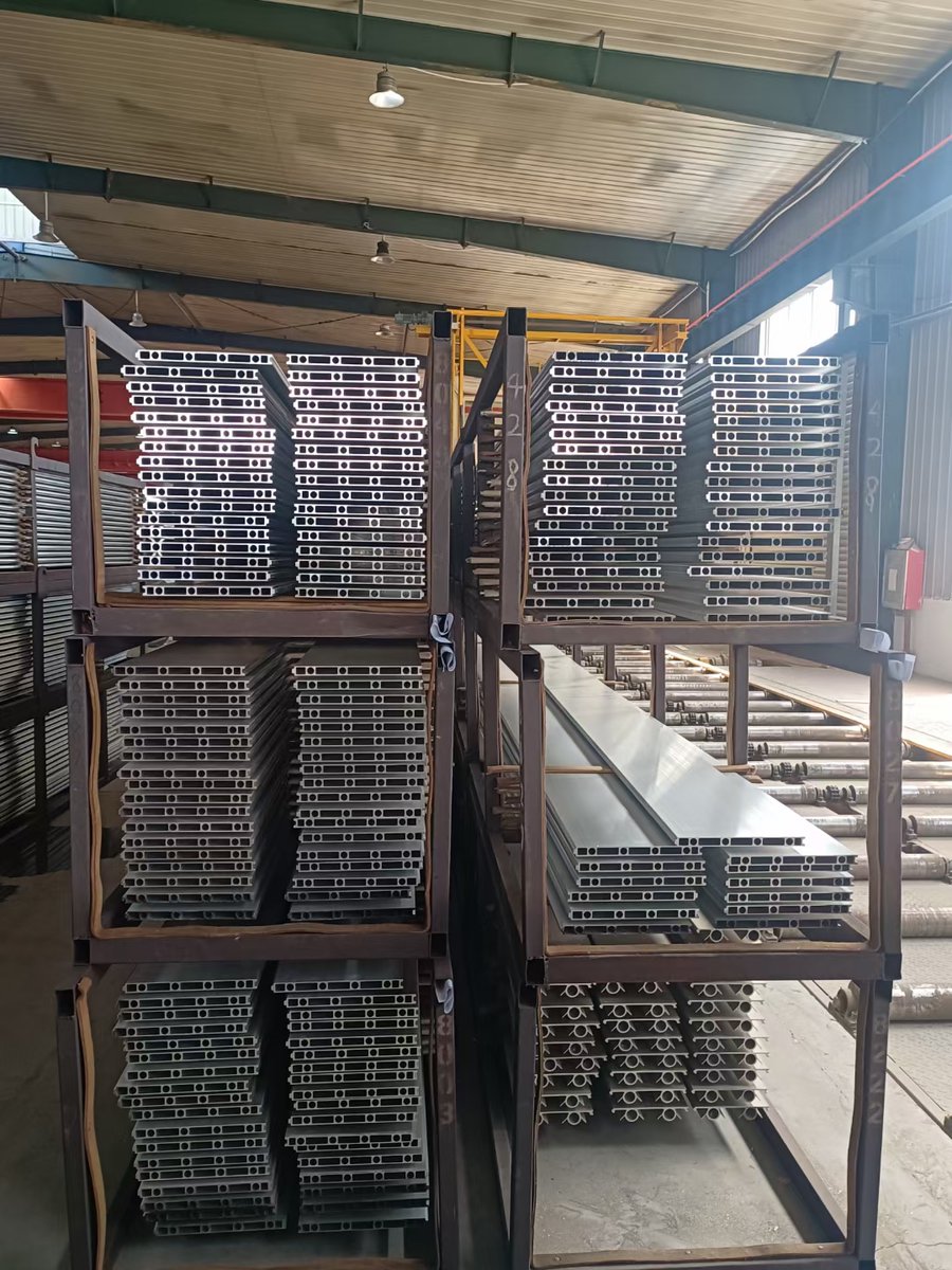 jameswang0307's tweet photo. Russian aluminum supplies to China hit a record high in the January-August period https://t.co/GwhwVRkPni