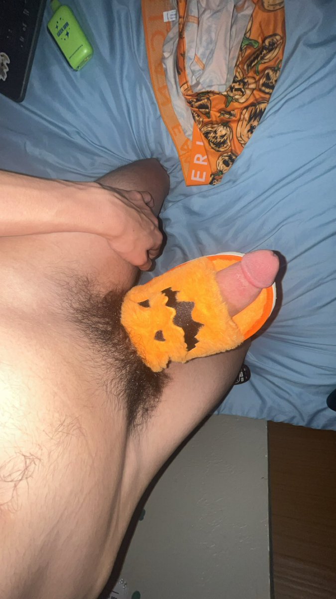 HungTeen2005's tweet photo. Trick or treat?😁😸😸🎃🎃🎃

https://t.co/imTgu0nJpv https://t.co/cL3bz4sMKr
