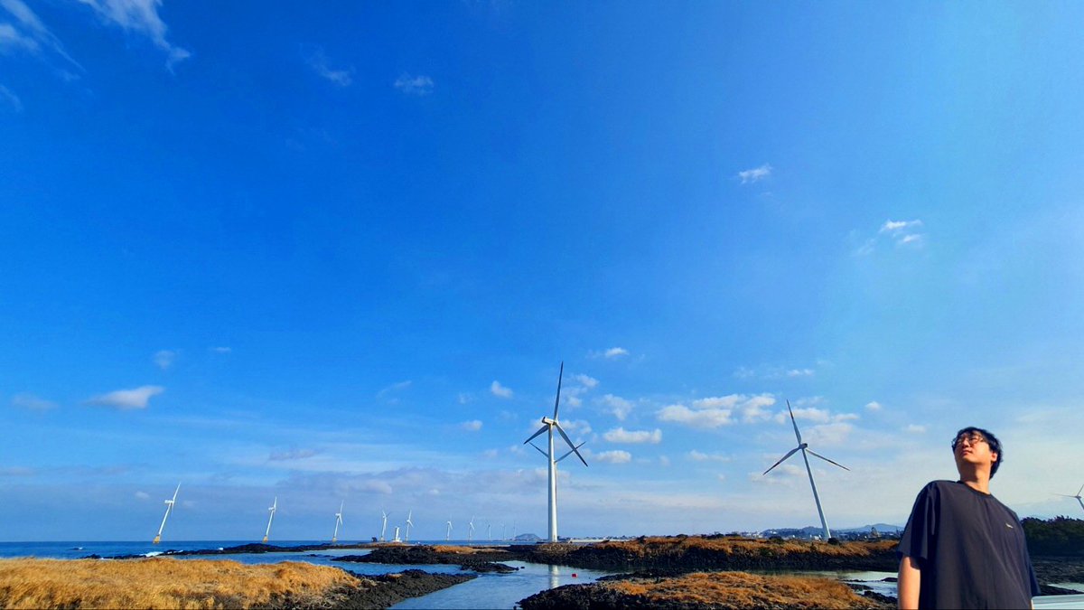 MasterPrIn's tweet image. 싱어송라이터 피환
음악계간지 그 세번째 이야기 '이런 날' 발매
youtu.be/8eSkcMF0LrA?si…
#피환 #이런날 #음악계간지 #앨범발매