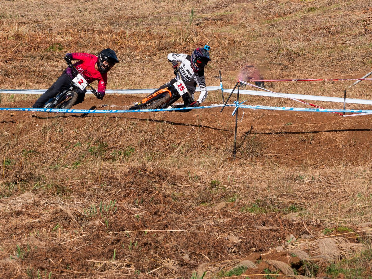 SAIKI_C_WORKS's tweet photo. サイド by サイド
毎年どんどん若手が増えて面白いレースを見せてくれる。
#dualslalom
#sunrock
#八海山麓 https://t.co/3rThjL1wQf