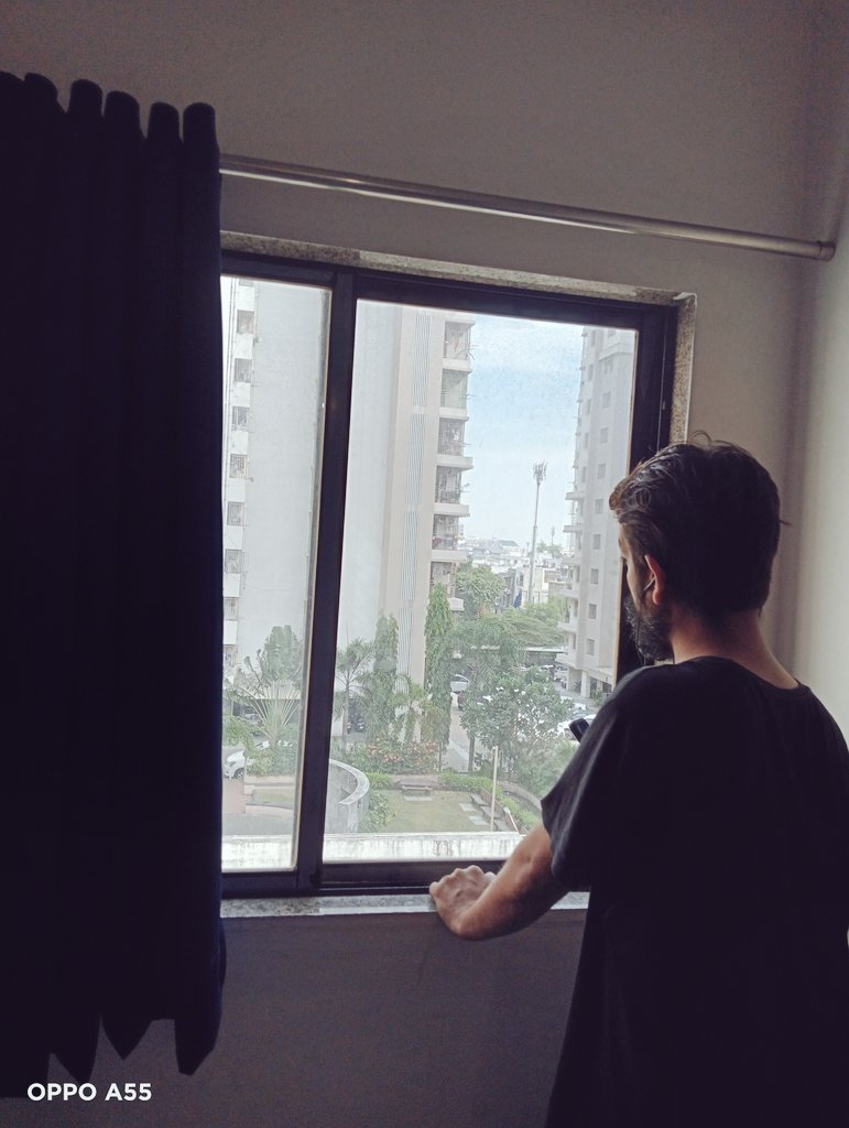 neerajthepoet's tweet image. मैं भी शामिल लूटने वालों में था
मुझको भी बस तन मिला है मन नही
-नीरज नीर