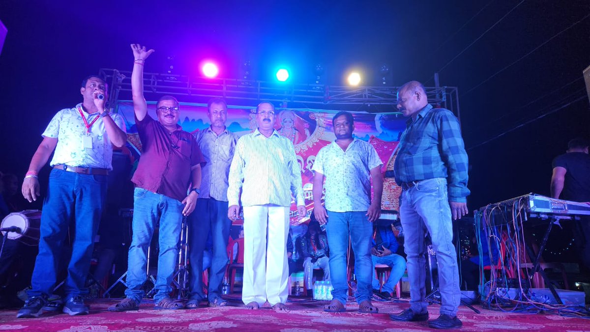 ajoy_kumar_rout's tweet photo. #କେନ୍ଦ୍ରାପଡ଼ା ର ବିଭିନ୍ନ ପୂଜା ମଣ୍ଡପରେ ପୂଜା ପାଉଥିବା ମା' ଗଜଲକ୍ଷ୍ମୀ ଙ୍କର ପୂଜା ଉର୍ତ୍ସବରେ ସଭିଙ୍କ ଗ୍ରହଣରେ ସାମିଲ ହେବା ସହିତ ସମସ୍ତଙ୍କର କାମନା କଲି l https://t.co/rGERTj8p62