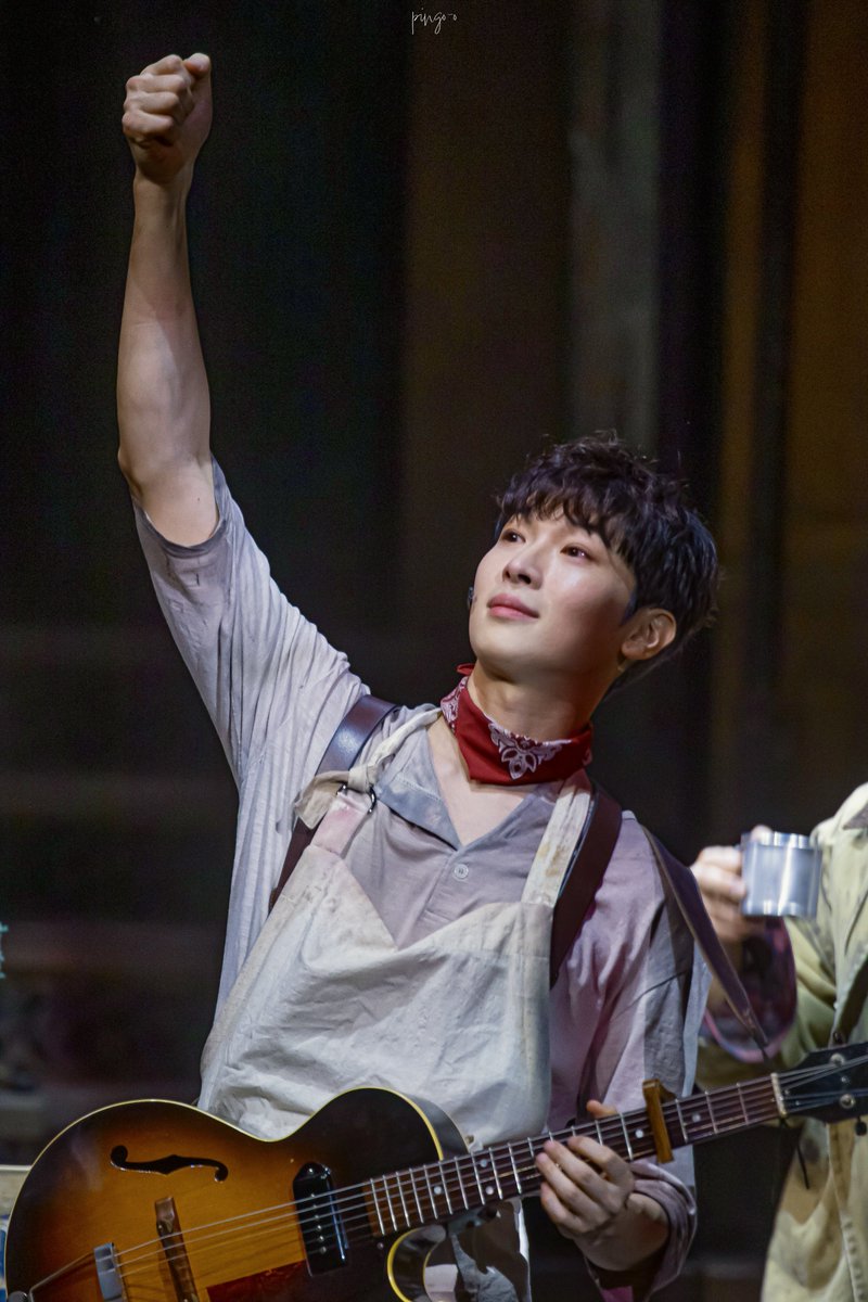 241019 하데스타운 커튼콜 데이

잔을 들어 높이 들고
오르페우스와 우릴 위해

오르페우스 役 박강현