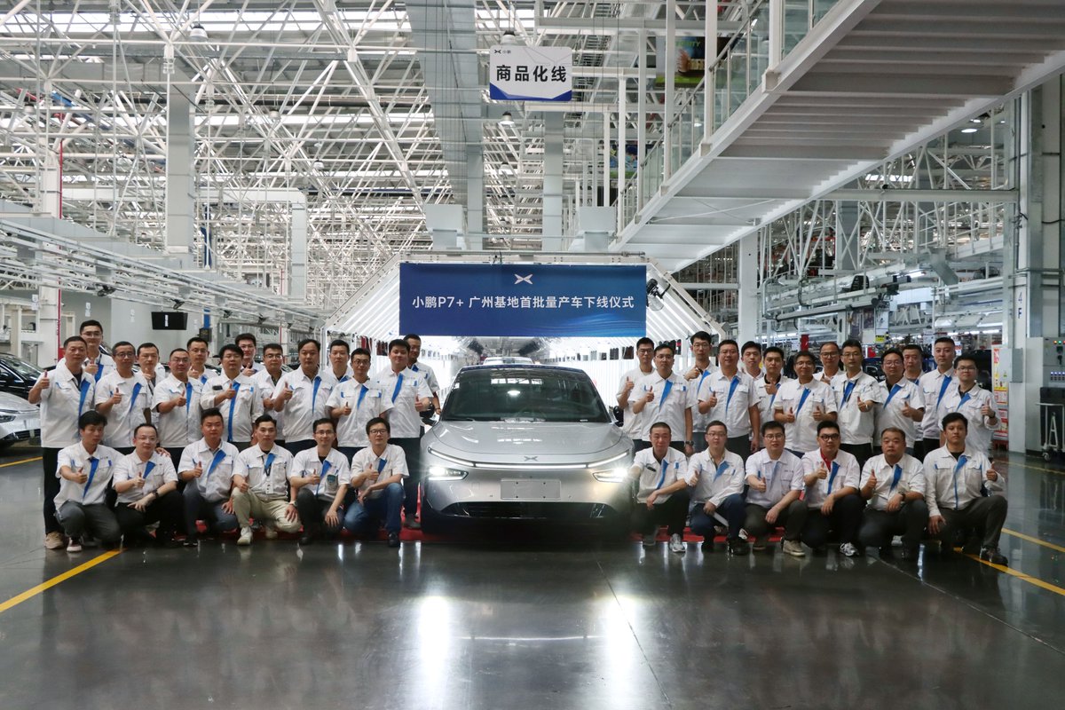 XPENG_Global's tweet photo. The first batch of #XPENGP7Plus rolls off the production line today, built using the world's largest 16,000T die-casting machine for more robust carbody and comfortable driving performance.
New production ready to fulfil hot pre-sale orders!
#XPENGDrivesChange https://t.co/xv8t0kjxTc