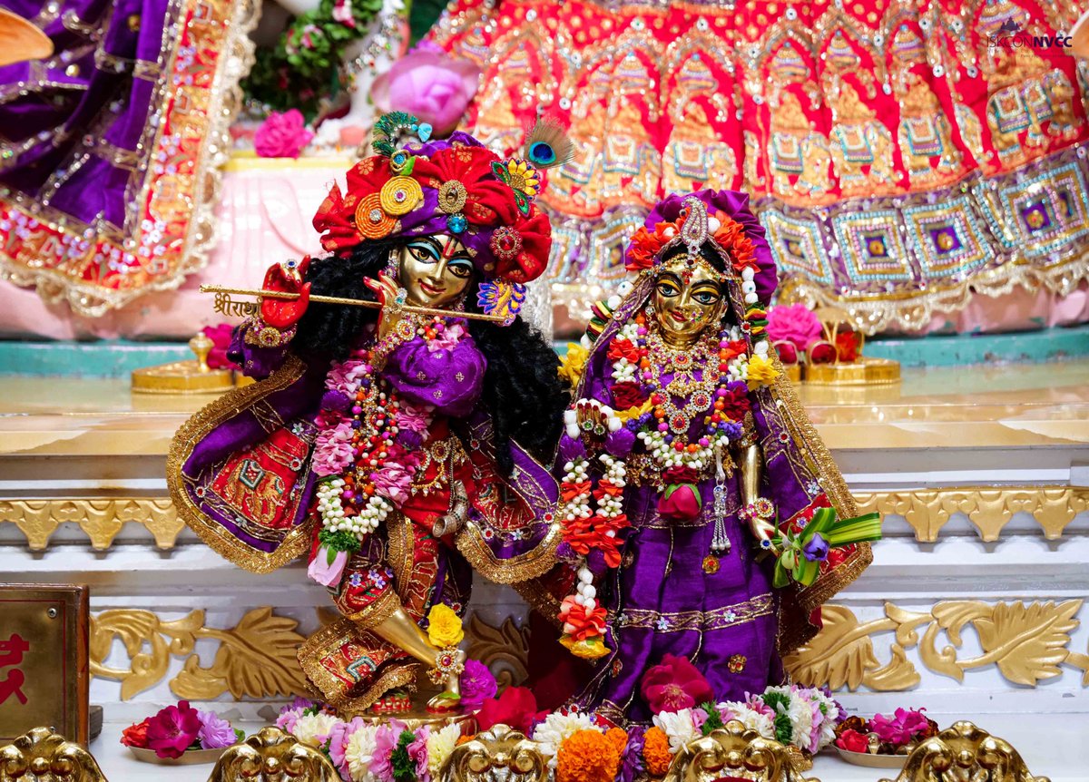 ISKCONPune's tweet photo. 🙏🏽Today's Darshan 📿 🗓21-10-2024🙏
🌷Sri Sri Radhavrindavanchandra🌷
🚩@ISKCONNVCCPune🚩
.
.
#Kartik #OfferDiyaToKrishna #KartikMonth
#Kartik2024 #DamodarMaas #Kartikmonth
#Dipawali2024 #Damodarmonth #Damodarmonth2024 #ISKCONNVCC #ISKCONPune #ISKCONNVCCPune #ISKCON #21stoctober https://t.co/k3rh2MvqPR
