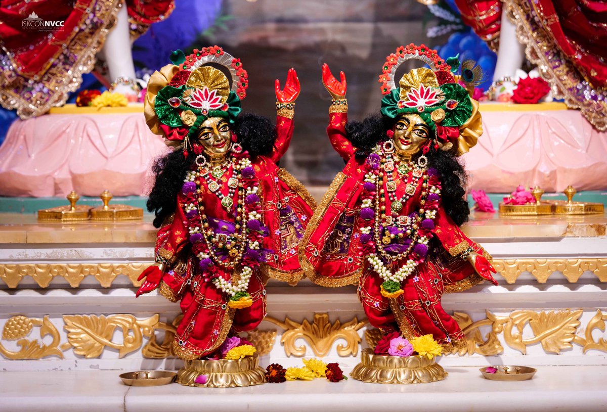 ISKCONPune's tweet photo. 🙏🏽Today's Darshan 📿 🗓21-10-2024🙏
🌷Sri Sri Gaur Nitai🌷
🚩@ISKCONNVCCPune🚩
.
.
#Kartik #OfferDiyaToKrishna #KartikMonth
#Kartik2024 #DamodarMaas #Kartikmonth
#Damodarmonth2024 #ISKCONNVCC #ISKCONPune #ISKCONNVCCPune #ISKCON #21stoctober #21stoctober2024 #Monday
#Harinaam https://t.co/ak4TIBoCX3