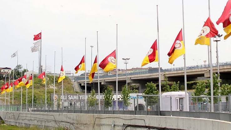Bayraklar yarıya indi mi? <a href="/GalatasaraySK/">Galatasaray SK</a>