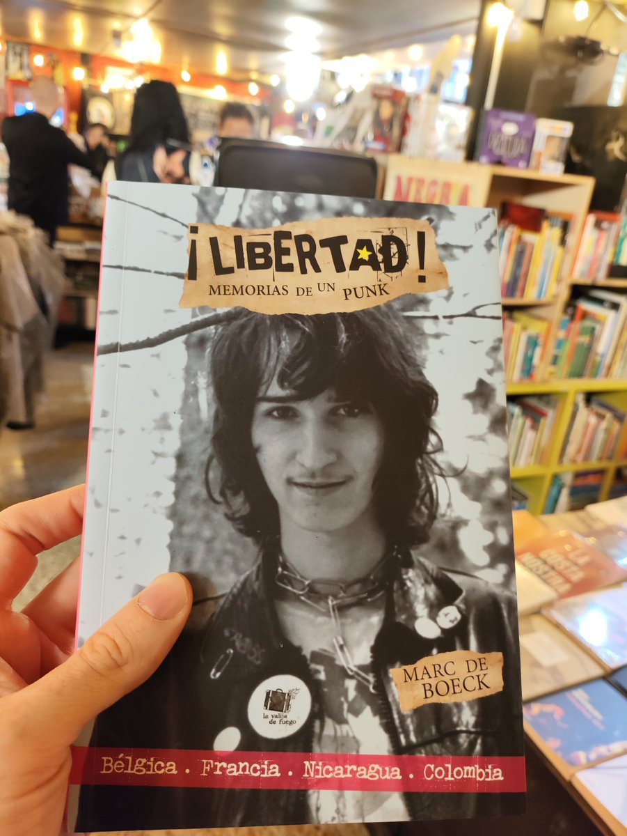 Mi librería favorita del mundo está en Bogotá y se llama <a href="/LaValijadeFuego/">La Valija de Fuego</a>.
De allí me traje a Madrid este pequeño tesoro que me regaló Marco, el librero.
Las memorias de un errante, que a cualquiera que andase perdido en su juventud le van a gustar y le van a traer recuerdos.
