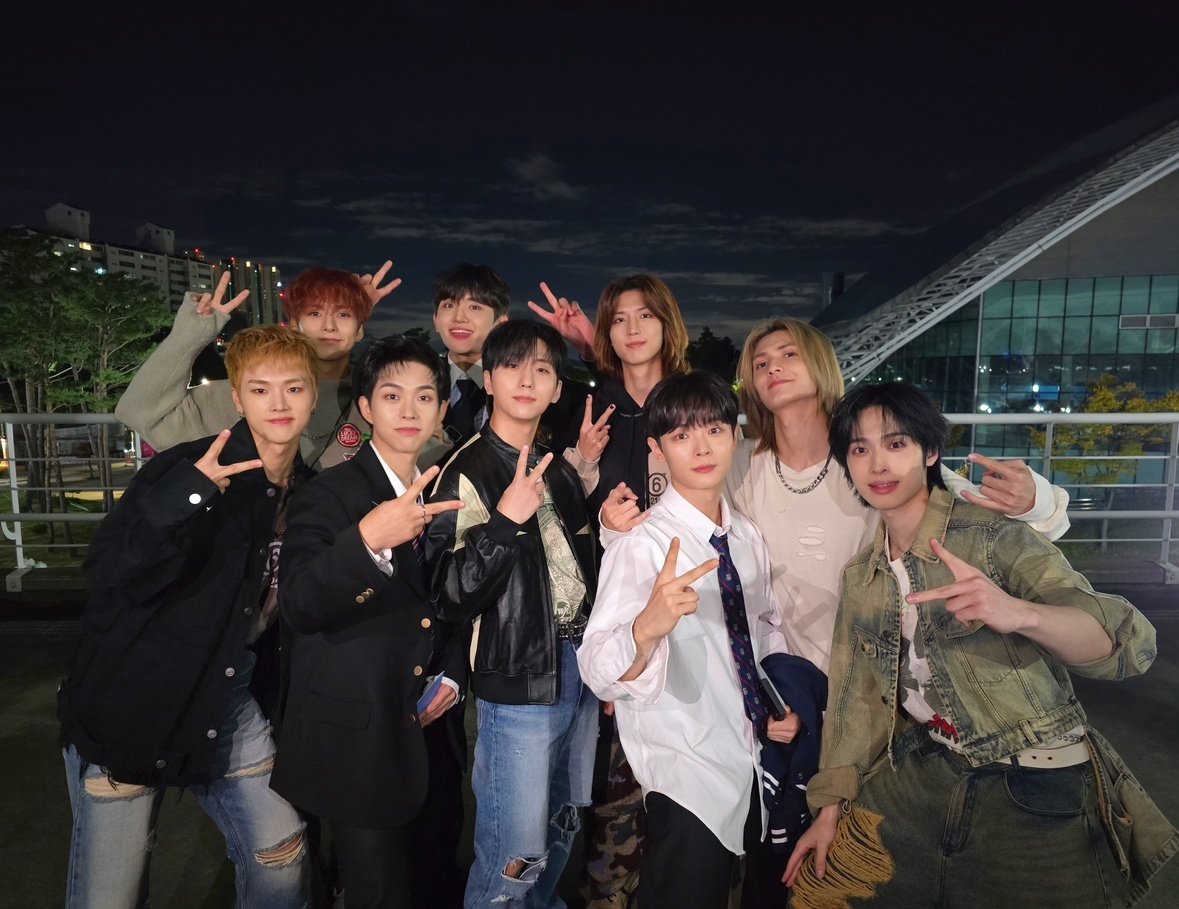 Xdinary Heroes tweet media