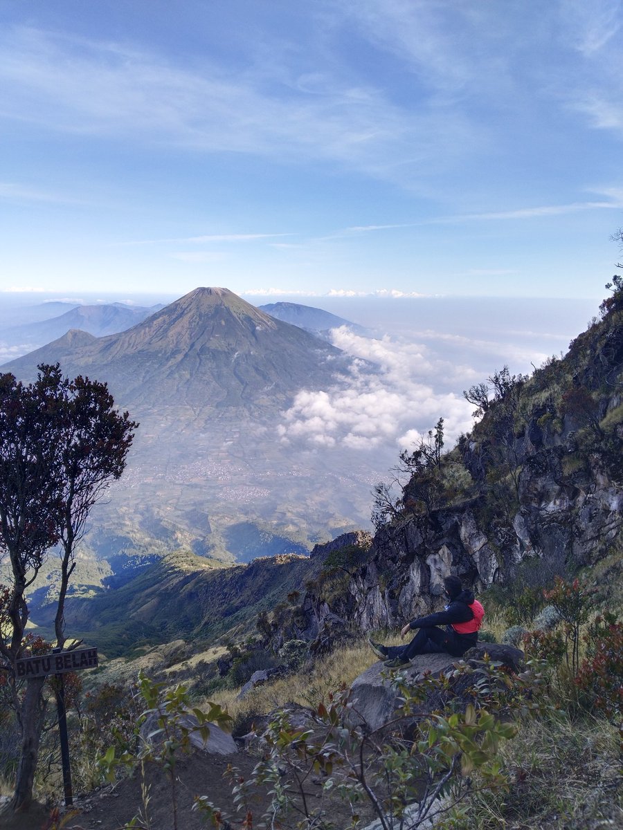 lihat Gn Sindoro dari Gn Sumbing