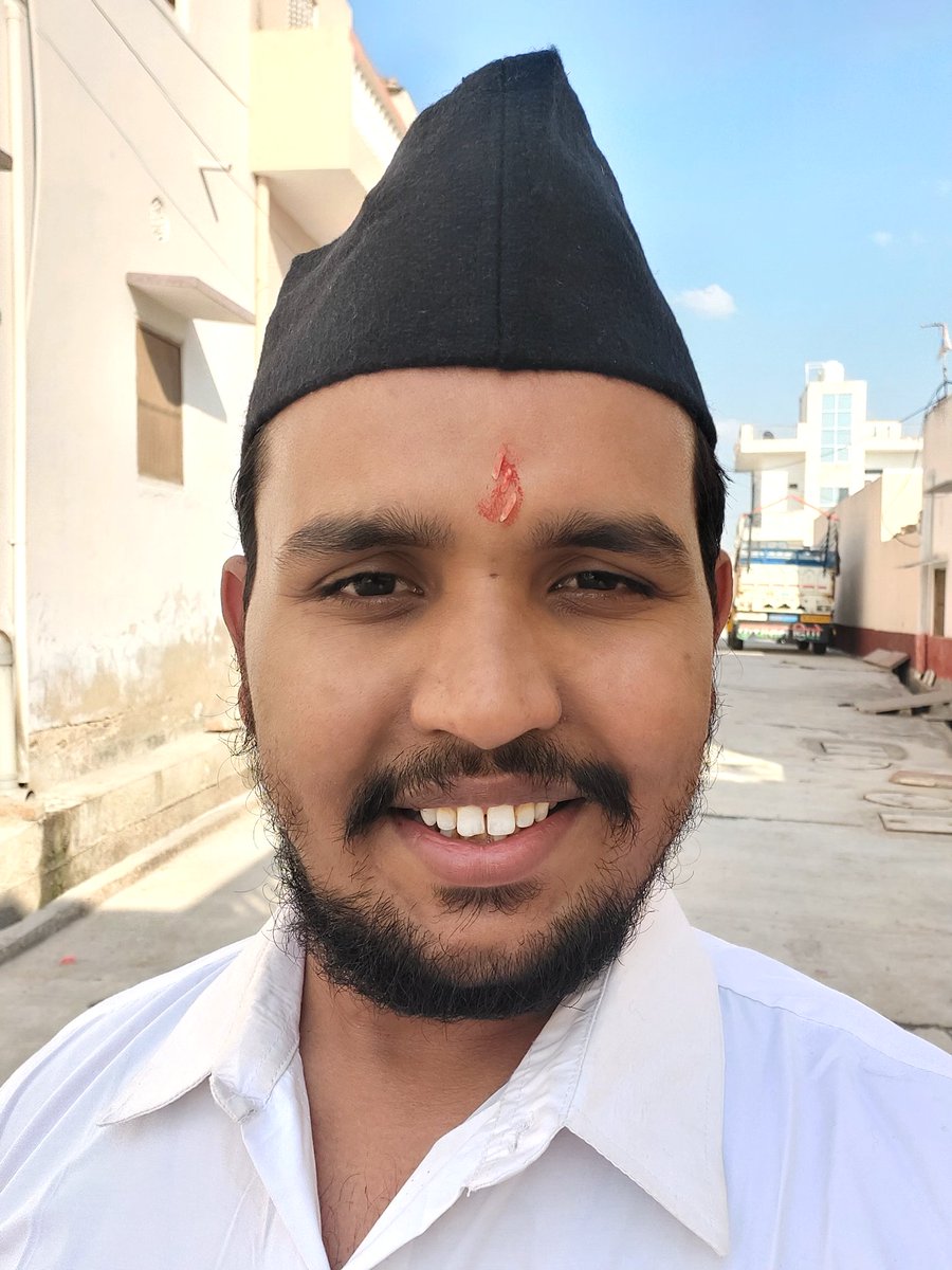 Dr_Vinod_Bagra's tweet image. 📕आज का विचार : - आज के दौर में आपका अच्छा होना मायने नहीं रखता.मायने रखता है कि आप अच्छे होने की अदाकारी कितनी अच्छी कर सकते है.....!!
-@Dr_Vinod_Bagra 

#ModayMotivation 
#MondayMorning 
#drvinodsharma #drvinodbagra 

@LSBjodhpur @1K_Nazar @8PMnoCM @AgrawalRMD @iampankaj_kumar