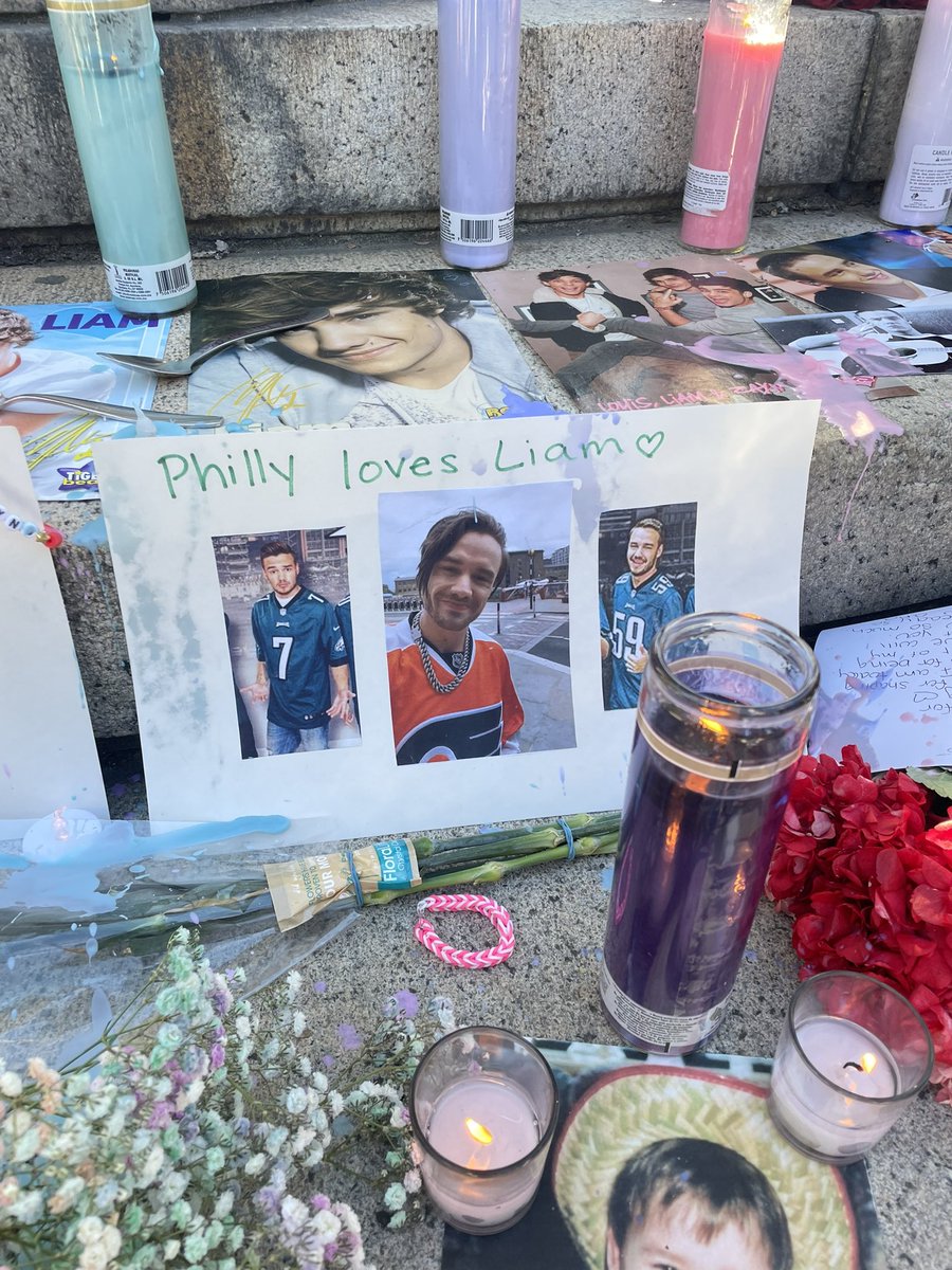 fringexlwt's tweet photo. PHILADELPHIA LIAM PAYNE MEMORIAL WENT SO GOOD!!! It is still up and park rangers said they won’t be taking it down so it will still be available to visit :) FDR park at the gazebo :)) https://t.co/wkubwcTgVE