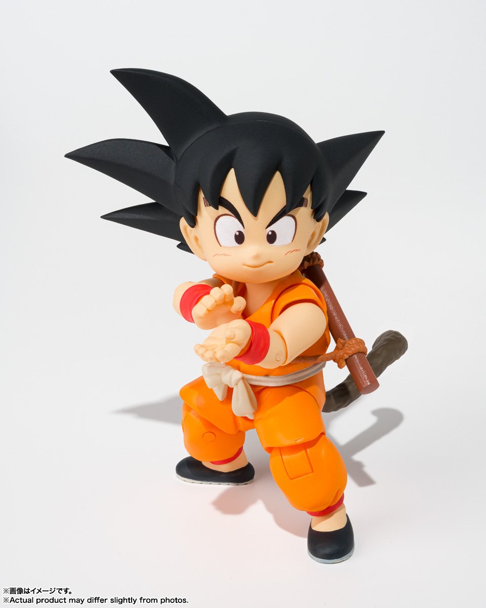 preterniadotcom's tweet photo. Official product photography for the Bandai S.H.Figuarts Dragon Ball Son Goku &amp; Dragon (40th Anniversary Edition). https://t.co/1fPbi9UVlZ