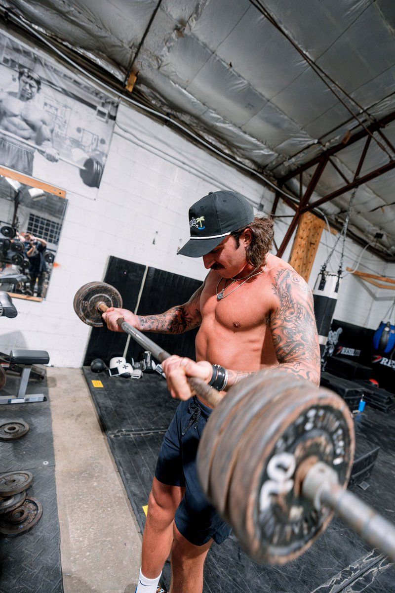 MikePoglese's tweet image. It was an honor to train at the Midwest Mecca, Old School Gym

@corygfitness @maxeffortmuscle