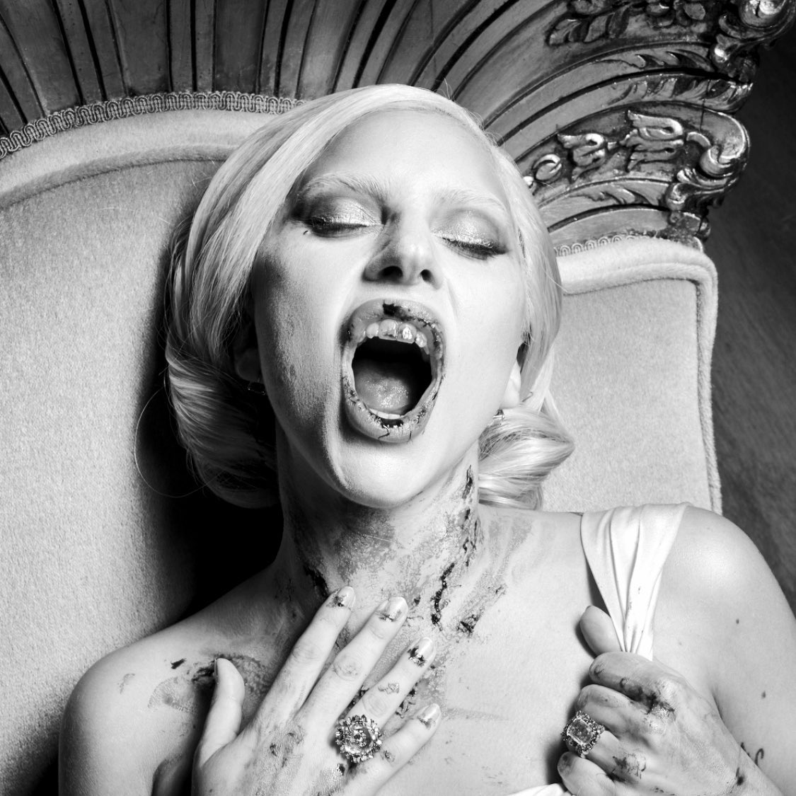 New outtakes of Lady Gaga as The Countess for “American Horror Story:  Hotel.”, image size:1125x1125