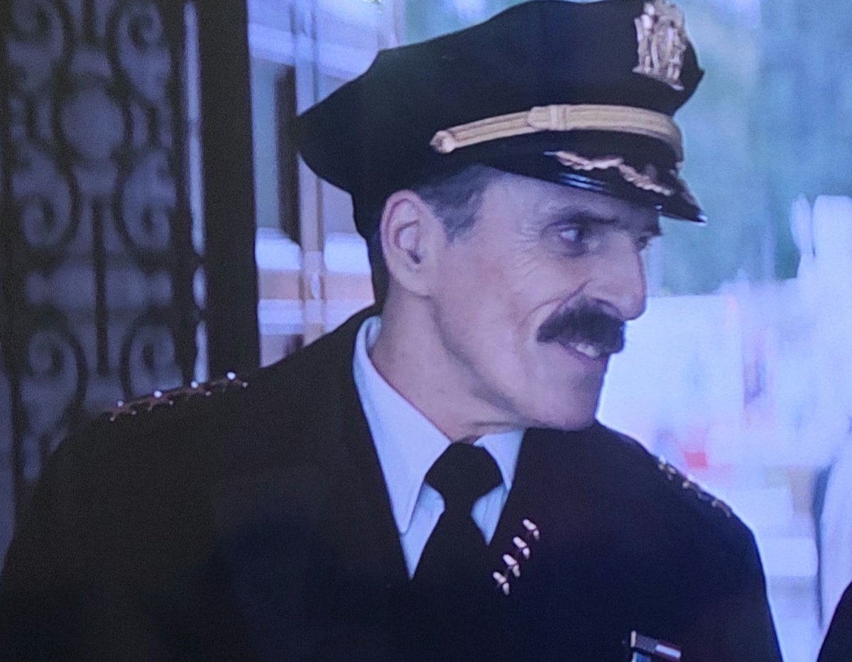 colecionatoy's tweet image. Melhor dublagem #Pinguim