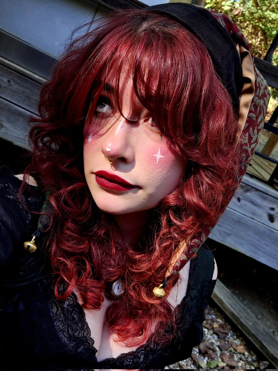 hon3ybab33's tweet photo. last day at the ren fair!! hands down my favorite job ever, i wish it went on all year 😭❤️ https://t.co/lZaWLQQ5GA