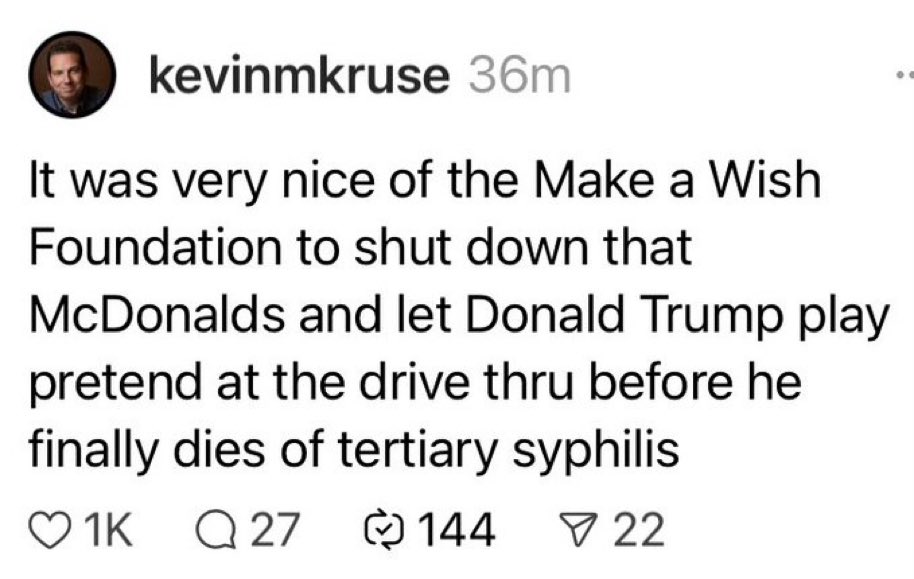 LawyersAnd's tweet image. He wins the internet today.