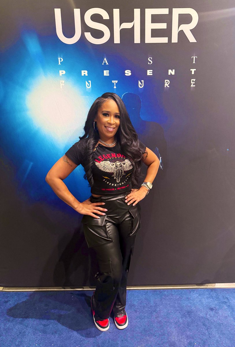 iamTiffaniH's tweet image. Real life bad girl! Auntie made it to the concert yall 🥰 #PastPresentFuture #Usher #VIP