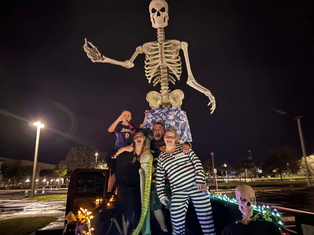 PRHSOrch_Choir's tweet photo. Thank you to all the parents who came out to make this our best Trunk-or-Treat ever!!

We couldn't have done this without your support!! Also a huge congratulations to the Kurth Family for being our trunk decoration winners this year!! Thank you again all!!! https://t.co/FHpgTQBmWv