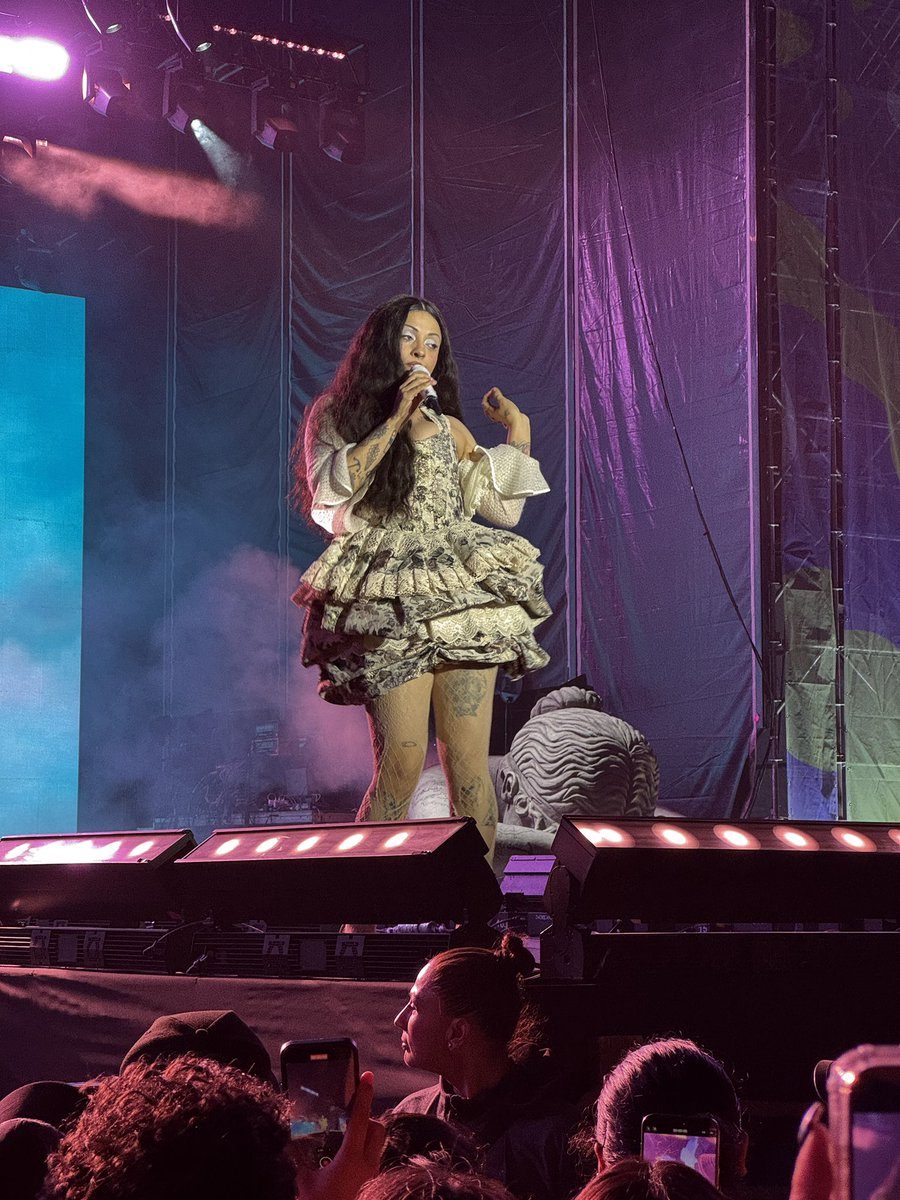 AlejoTUwU's tweet photo. Lo que viví ayer en #TecatePeninsula es algo difícil de explicar, solo sé que lo necesitaba. 🥰
Miren que bella foto de @monlaferte 🤌 https://t.co/sqPk99LfVH