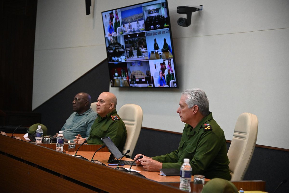 Tras su activación,  el Consejo de Defensa Nacional evaluó la emergencia energética que enfrenta el país.

Al respecto su presidente, <a href="/DiazCanelB/">Miguel Díaz-Canel Bermúdez</a>,  aseguró que se trabaja para lograr estabilizar el SEN y adquirir combustibles y piezas de repuestos.

#UnidosXCuba