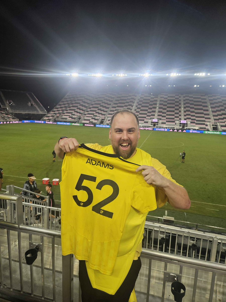 CapyBrava tweet media