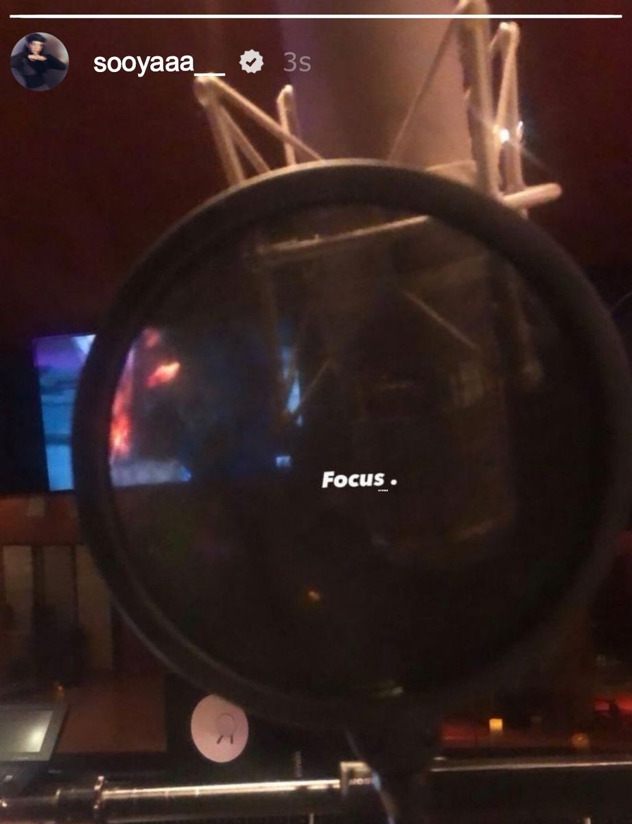 momsooo's tweet photo. JISOO IN THE STUDIO WE WON https://t.co/Ii9TfhK7SV