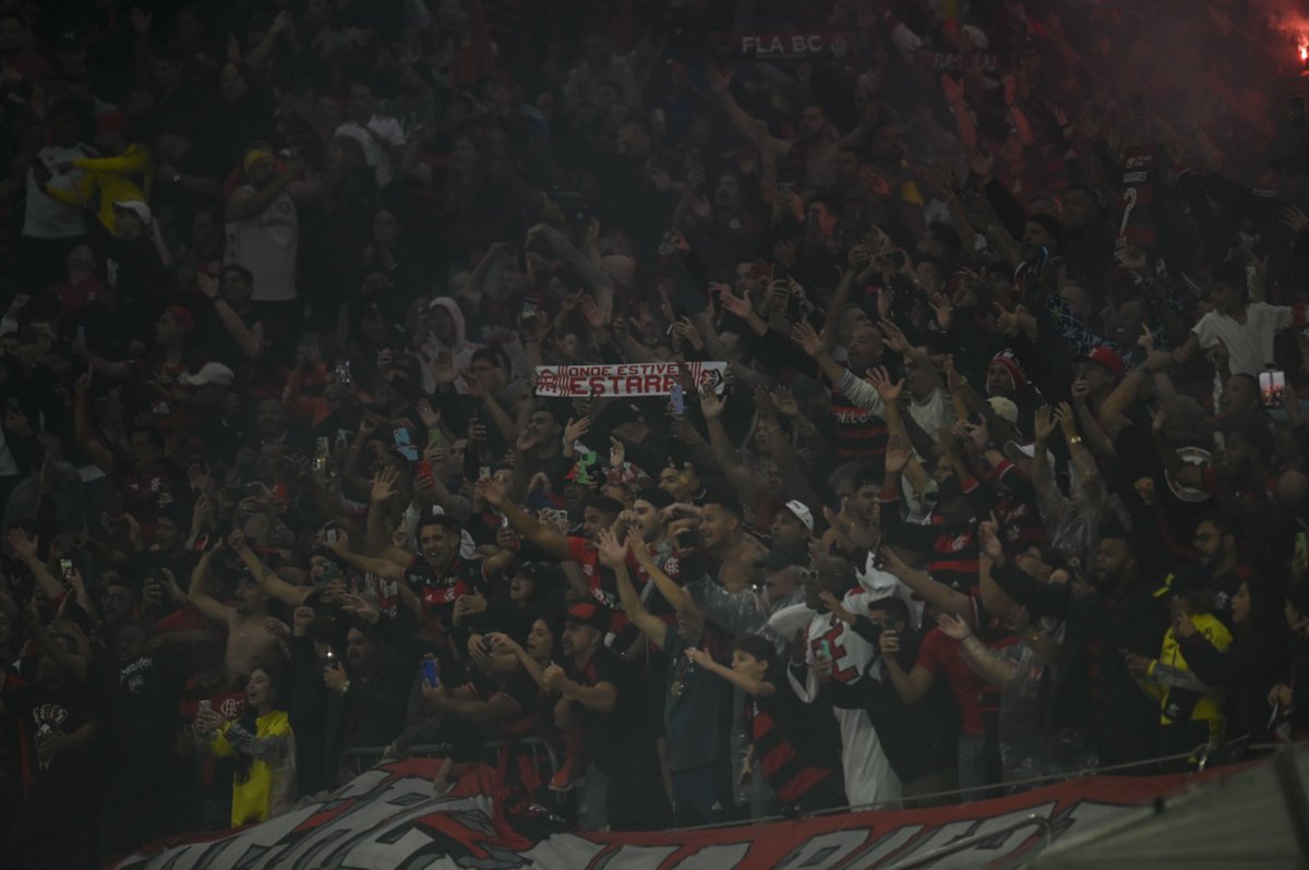 Flamengo's tweet photo. Onde estiver 
Estarei ❤️🖤

📸 Marcelo Cortes / CRF https://t.co/vXUTs59b3R