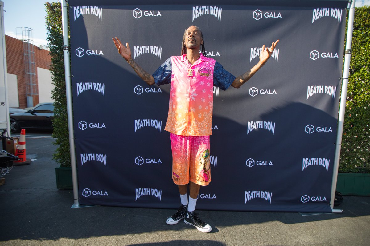 GoGalaMusic's tweet photo. Happy Birthday 🎂  to the Doggfather himself 👑, @SnoopDogg 
#DoggystyleForever #KingOfTheWest #deathrow https://t.co/sAS0CkCuYD
