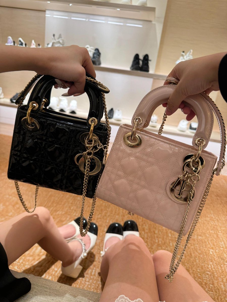 KerwinWebster2's tweet image. The height of life comes half from hard work and half from choice.