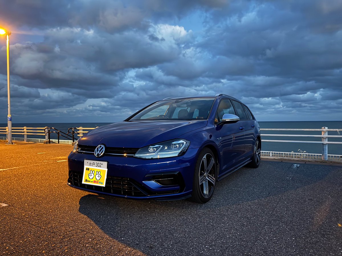 zc32s12345's tweet photo. volkswagen golfR7.5 variant
納車しました!
そしてスイフトスポーツ6年間ありがとう
納車して思ったことはワイパー逆なのが大変です。笑
#volkswagen #フォルクスワーゲン
#golfr
#golfvariant https://t.co/mmabqADa3Y