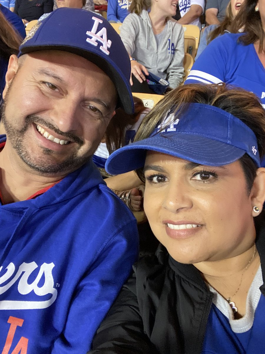 Berebarod's tweet photo. #BeisbolxFox Fam Ch��vez Posadas de Reynosa , suerte mis Dodgers https://t.co/Mu3kCKnivi