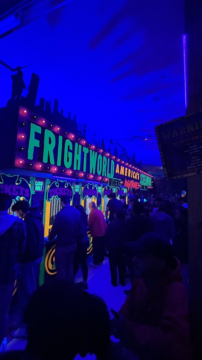 MovieMan15's tweet photo. Had a blast at #frightworld yesterday. https://t.co/EF4IeHWi1i